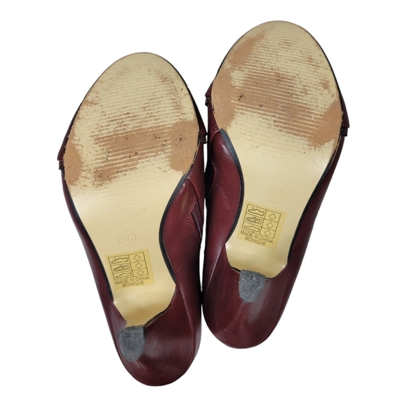 DOLCE NOME Inside Zip Ankle Booties in‎ Burgundy - Picture 13 of 14